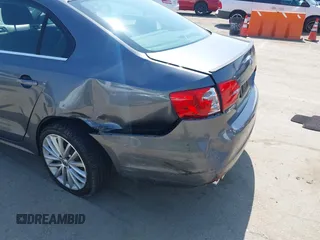 2011 Volkswagen Jetta SEL with VIN 3VWLZ7AJ0BM376892, listed as a IAAI auction lot 42185309 with 130,287 mi miles and . Bid and sale history available at DreamBid. Image 6.