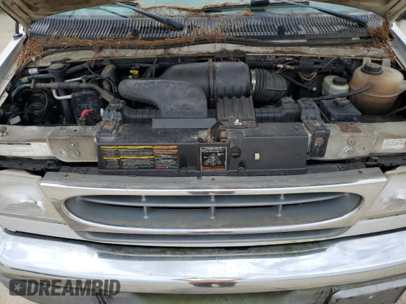 2001 Ford Econoline Passenger XL with VIN 1FBSS31L31HA96582, listed as a Copart auction lot 56147165 with 138,381 mi miles and Clean title. Bid and sale history available at DreamBid. Image 12.