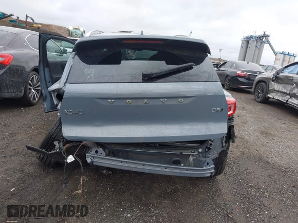 2023 Volvo XC40 Ultimate Bright Theme с VIN YV4L12UAXP2025895, выставлен на аукционе IAAI как лот 42294917 с пробегом 5 384 миль миль и . История ставок и продаж доступна на DreamBid. Изображение 16.
