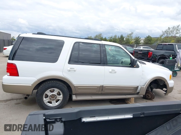 2004 Ford Expedition Eddie Bauer with VIN 1FMPU17L14LA05104, listed as a IAAI auction lot 42064535 with 249,614 mi miles. Bid and sale history available at carsss.com. Image 14.