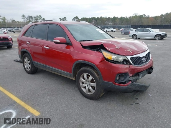 2011 Kia Sorento LX with VIN 5XYKT3A15BG025689, listed as a IAAI auction lot 41839645 with 135,733 mi miles. Bid and sale history available at carsss.com. Image 1.