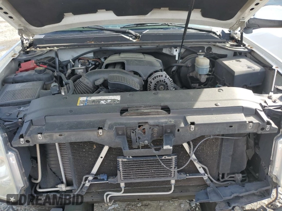 2011 GMC Yukon XL SLT with VIN 1GKS1KE01BR144055, listed as a Copart auction lot 49709875 with 276,304 mi miles and Salvage Title. Bid and sale history available at DreamBid. Image 12.