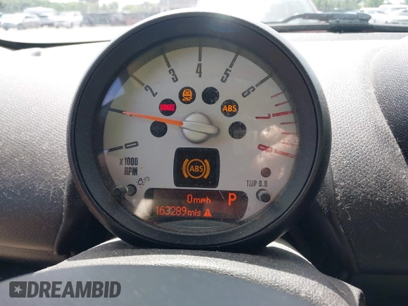 2012 MINI Countryman z VIN WMWZB3C50CWM03467, wystawiony jako IAAI lot #42318106 z przebiegiem 163 289 mil mil oraz . Historia ofert i sprzedaży dostępna na DreamBid. Obrazek 7.