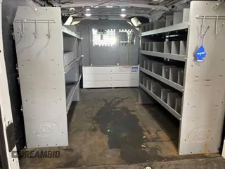 2018 Ford Transit с VIN 1FTYE1YM0JKB52111, выставлен на аукционе IAAI как лот 42832831 с пробегом 132 936 миль миль и . История ставок и продаж доступна на DreamBid. Изображение 18.
