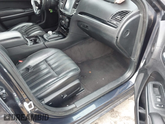 2018 Chrysler 300 with VIN 2C3CCABG0JH253924, listed as a IAAI auction lot 41407398 with 113,013 mi miles. Bid and sale history available at carsss.com. Image 5.