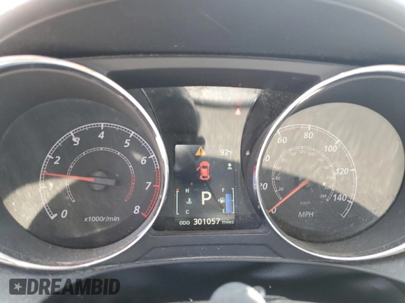 2017 Mitsubishi Outlander ES z VIN JA4AR3AU7HZ032944, wystawiony jako Copart lot #62033455 z przebiegiem 301 057 mil mil oraz Czysty tytuł • Clean title. Historia ofert i sprzedaży dostępna na DreamBid. Obrazek 9.