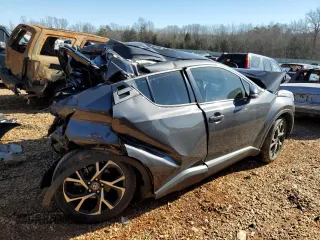 2022 Toyota C-HR XLE with VIN NMTKHMBX5NR140566, listed as a Copart auction lot 43204845 with Not Provided miles and Salvage Title. Bid and sale history available at DreamBid. Image 3.