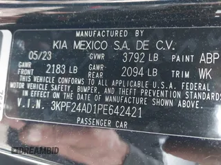 2023 Kia Forte LXS z VIN 3KPF24AD1PE642421, wystawiony jako IAAI lot #40528615 z przebiegiem 9 683 mil mil oraz . Historia ofert i sprzedaży dostępna na DreamBid. Obrazek 9.