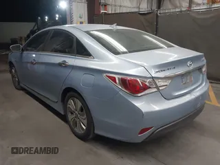 2013 Hyundai Sonata Hybrid Limited with VIN KMHEC4A48DA100753, listed as a IAAI auction lot 41993863 with 129,591 mi miles. Bid and sale history available at carsss.com. Image 3.