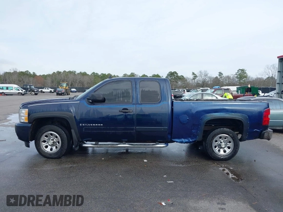 2007 Chevrolet Silverado 1500 LT w/1LT with VIN 2GCEC19C871611411, listed as a IAAI auction lot 41595381 with 198,104 mi miles. Bid and sale history available at carsss.com. Image 14.