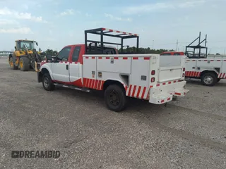 2016 Ford F-250 XL with VIN 1FD7X2B67GEC87417, listed as a IAAI auction lot 42014957 with 570,737 mi miles and . Bid and sale history available at DreamBid. Image 3.
