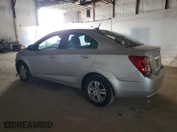 2012 Chevrolet Sonic LT z VIN 1G1JD5SH0C4160507, wystawiony jako Copart lot #49842145 z przebiegiem 134 777 mil mil oraz Czysty tytuł • Clean title. Historia ofert i sprzedaży dostępna na DreamBid. Obrazek 2.