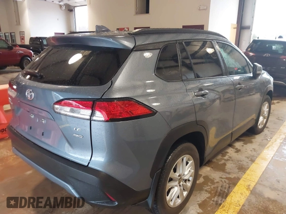 2024 Toyota Corolla Cross LE z VIN 7MUCAABG5RV087551, wystawiony jako IAAI lot #41726761 z przebiegiem 30 744 mil mil oraz . Historia ofert i sprzedaży dostępna na DreamBid. Obrazek 4.