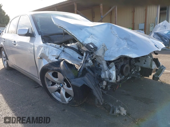 2007 BMW 5 Series 525i z VIN WBANE53517C661568, wystawiony jako IAAI lot #41560607 z przebiegiem Nie podano mil oraz . Historia ofert i sprzedaży dostępna na DreamBid. Obrazek 6.