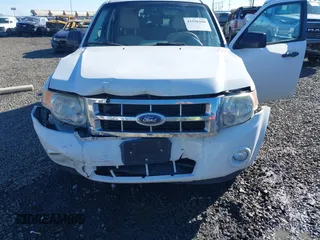 2008 Ford Escape XLT with VIN 1FMCU93178KA09476, listed as a IAAI auction lot 41556200 with 190,149 mi miles. Bid and sale history available at carsss.com. Image 6.
