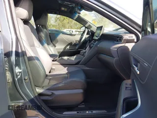 2022 Toyota Venza LE with VIN JTEAAAAH1NJ117577, listed as a IAAI auction lot 41803675 with 34,562 mi miles. Bid and sale history available at carsss.com. Image 5.