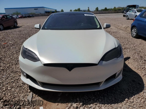 2017 Tesla Model S 60 with VIN 5YJSA1E13HF190581, listed as a Copart auction lot 57383595 with 88,219 mi miles and Salvage title. Bid and sale history available at DreamBid. Image 5.