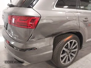 2017 Audi Q7 Premium Plus with VIN WA1LAAF73HD026692, listed as a IAAI auction lot 41938847 with 159,257 mi miles. Bid and sale history available at carsss.com. Image 6.