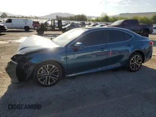 2025 Toyota Camry LE z VIN 4T1DBADK0SU502849, wystawiony jako Copart lot #53325785 z przebiegiem 6 164 mil mil oraz Szkoda całkowita • Salvage title. Historia ofert i sprzedaży dostępna na DreamBid. Obrazek 1.