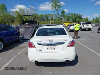 2015 Nissan Altima SV z VIN 1N4AL3AP9FC233381, wystawiony jako IAAI lot #42053865 z przebiegiem 176 593 mil mil oraz . Historia ofert i sprzedaży dostępna na DreamBid. Obrazek 16.
