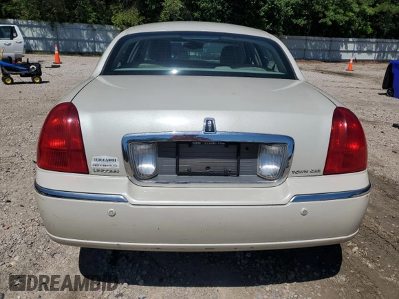 2005 Lincoln Town Car Signature Limited z VIN 1LNHM82W25Y637483, wystawiony jako Copart lot #55955475 z przebiegiem 1 346 114 mil mil oraz Czysty tytuł • Clean title. Historia ofert i sprzedaży dostępna na DreamBid. Obrazek 6.