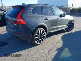 2024 Volvo XC60 Recharge Plug-In Hybrid Ultimate Dark Theme with VIN YV4H60DM0R1866042, listed as a IAAI auction lot 41490620 with 22,216 mi miles. Bid and sale history available at carsss.com. Image 4.