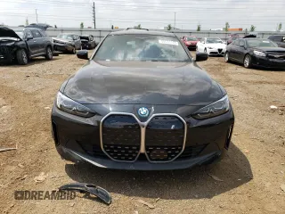 2023 BMW i4 eDrive40 z VIN WBY73AW07PFR11452, wystawiony jako Copart lot #58531143 z przebiegiem 25 mil mil oraz . Historia ofert i sprzedaży dostępna na DreamBid. Obrazek 5.