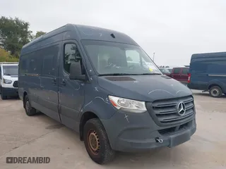 2019 Mercedes-Benz Sprinter Cargo Van with VIN WD4PF1CD9KP127024, listed as a IAAI auction lot 40745606 with 127,630 mi miles. Bid and sale history available at carsss.com. Image 1.