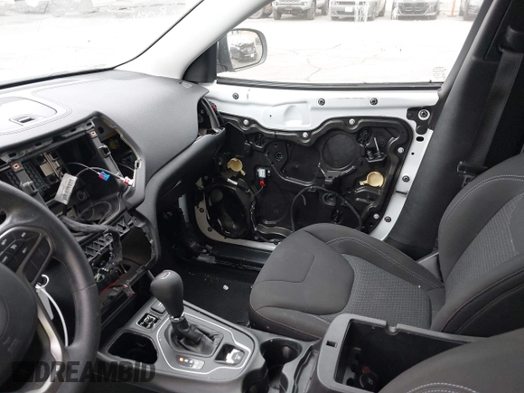 2019 Jeep Cherokee Latitude with VIN 1C4PJLCX9KD377430, listed as a IAAI auction lot 42328024 with 101,167 mi miles and . Bid and sale history available at DreamBid. Image 12.