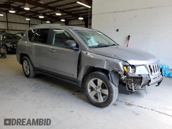 2016 Jeep Compass Sport z VIN 1C4NJDBB5GD631063, wystawiony jako Copart lot #62056385 z przebiegiem 119 706 mil mil oraz Szkoda całkowita • Salvage title. Historia ofert i sprzedaży dostępna na DreamBid. Obrazek 4.