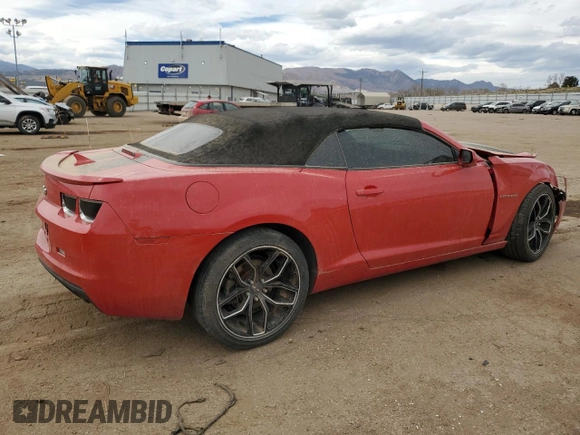 2013 Chevrolet Camaro LT z VIN 2G1FB3D38D9210912, wystawiony jako Copart lot #50599075 z przebiegiem 150 467 mil mil oraz Szkoda całkowita • Salvage title. Historia ofert i sprzedaży dostępna na DreamBid. Obrazek 3.