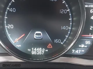 2016 Volvo XC60 T5 Platinum with VIN YV4612RM2G2788557, listed as a IAAI auction lot 41893917 with 95,257 mi miles. Bid and sale history available at carsss.com. Image 16.