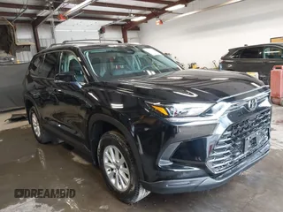 2024 Toyota Highlander XLE with VIN 5TDAAAB50RS069927, listed as a IAAI auction lot 42618278 with 7,567 mi miles and . Bid and sale history available at DreamBid. Image 1.
