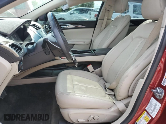 2016 Lincoln MKZ Hybrid z VIN 3LN6L2LU8GR627840, wystawiony jako Copart lot #61486675 z przebiegiem 61 690 mil mil oraz Szkoda całkowita • Salvage title. Historia ofert i sprzedaży dostępna na DreamBid. Obrazek 7.