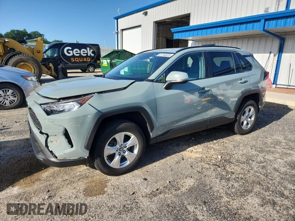 2021 Toyota RAV4 XLE with VIN 2T3P1RFVXMW239608, listed as a Copart auction lot 61794525 with 48,665 mi miles and Salvage title. Bid and sale history available at DreamBid. Image 1.