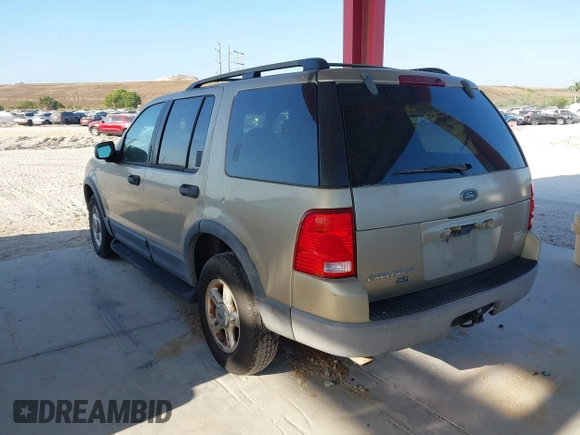 2003 Ford Explorer XLT with VIN 1FMZU73K63ZA27880, listed as a IAAI auction lot 42092466 with 185,070 mi miles and . Bid and sale history available at carsss.com. Image 3.
