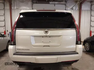 2015 Cadillac Escalade Premium z VIN 1GYS4CKJ8FR208128, wystawiony jako IAAI lot #41908785 z przebiegiem 164 598 mil mil oraz . Historia ofert i sprzedaży dostępna na DreamBid. Obrazek 16.