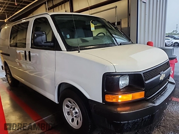 2013 Chevrolet Express Cargo z VIN 1GCSGAFX1D1169555, wystawiony jako IAAI lot #42530668 z przebiegiem 207 358 mil mil oraz . Historia ofert i sprzedaży dostępna na DreamBid. Obrazek 3.