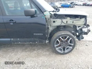 2020 Jeep Renegade Sport z VIN ZACNJBAB7LPL77290, wystawiony jako IAAI lot #41526270 z przebiegiem 52 327 mil mil oraz . Historia ofert i sprzedaży dostępna na DreamBid. Obrazek 18.