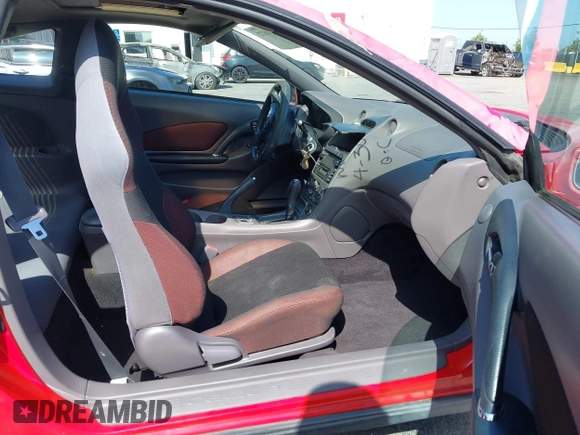 2000 Toyota Celica GT z VIN JTDDR32T8Y0006737, wystawiony jako IAAI lot #42161672 z przebiegiem 337 226 mil mil oraz . Historia ofert i sprzedaży dostępna na DreamBid. Obrazek 5.