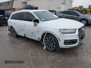 2017 Audi Q7 Premium Plus with VIN WA1LAAF72HD033374, listed as a IAAI auction lot 41509002 with 153,197 mi miles. Bid and sale history available at carsss.com. Image 1.