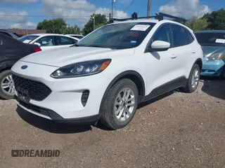 2020 Ford Escape SE z VIN 1FMCU0G68LUB44710, wystawiony jako IAAI lot #42545274 z przebiegiem Nie podano mil oraz . Historia ofert i sprzedaży dostępna na DreamBid. Obrazek 6.