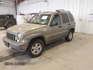2005 Jeep Liberty Sport with VIN 1J4GL48K85W717487, listed as a IAAI auction lot 42082744 with 103,888 mi miles and . Bid and sale history available at carsss.com. Image 2.