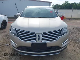 2017 Lincoln MKC Reserve с VIN 5LMCJ3C97HUL32052, выставлен на аукционе IAAI как лот 42584957 с пробегом 88 459 миль миль и . История ставок и продаж доступна на DreamBid. Изображение 12.
