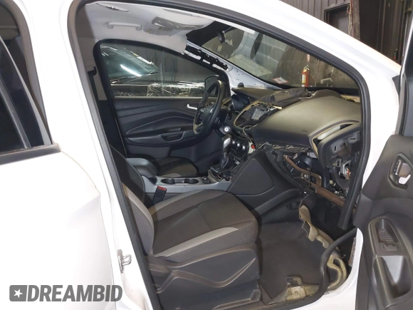 2014 Ford Escape S with VIN 1FMCU0F73EUB52663, listed as a IAAI auction lot 42092515 with 197,777 mi miles. Bid and sale history available at carsss.com. Image 5.
