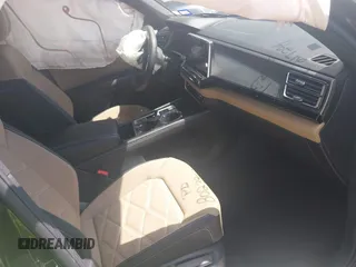 2024 Volkswagen Atlas SE z VIN 1V2JE2CA8RC217294, wystawiony jako IAAI lot #41962704 z przebiegiem 14 733 mil mil oraz . Historia ofert i sprzedaży dostępna na DreamBid. Obrazek 5.