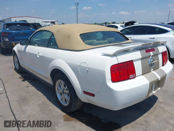 2006 Ford Mustang Standard with VIN 1ZVFT84N465107373, listed as a IAAI auction lot 42205471 with 60,598 mi miles and . Bid and sale history available at DreamBid. Image 3.