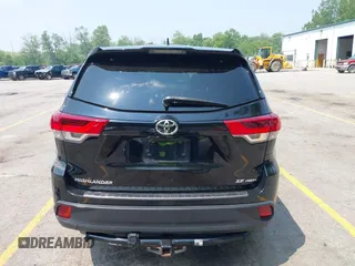 2018 Toyota Highlander SE with VIN 5TDJZRFH6JS496061, listed as a IAAI auction lot 42438105 with 76,637 mi miles and . Bid and sale history available at DreamBid. Image 16.