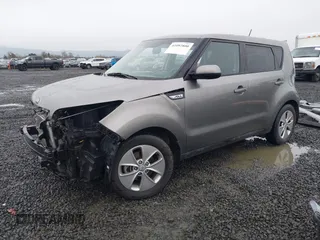 2016 Kia Soul with VIN KNDJN2A21G7242900, listed as a IAAI auction lot 41082800 with 122,160 mi miles. Bid and sale history available at carsss.com. Image 2.