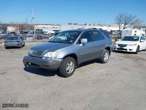 2001 Lexus RX 300 with VIN JTJHF10UX10211425, listed as a IAAI auction lot 41762302 with NaN miles. Bid and sale history available at carsss.com. Image 2.